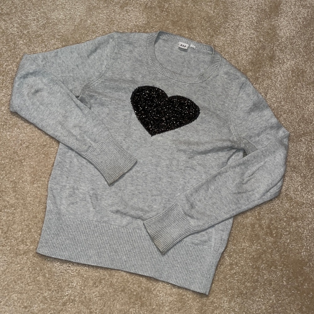 Gap sweater